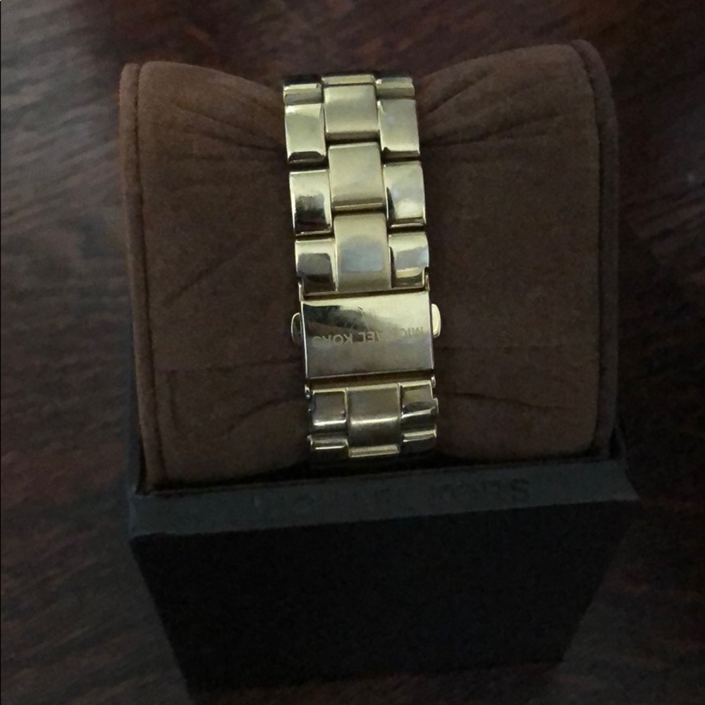 Michael Kors Gold Watch MK5777 - Picture 3 of 5